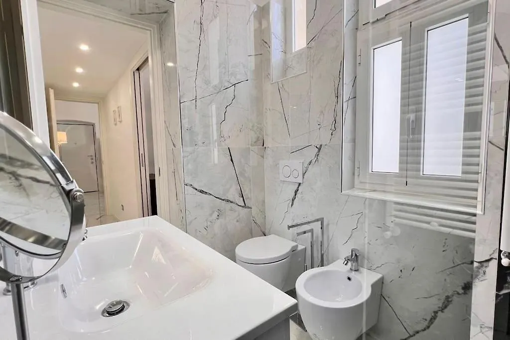 Urban House - Modern Flat Navigli Milan Center