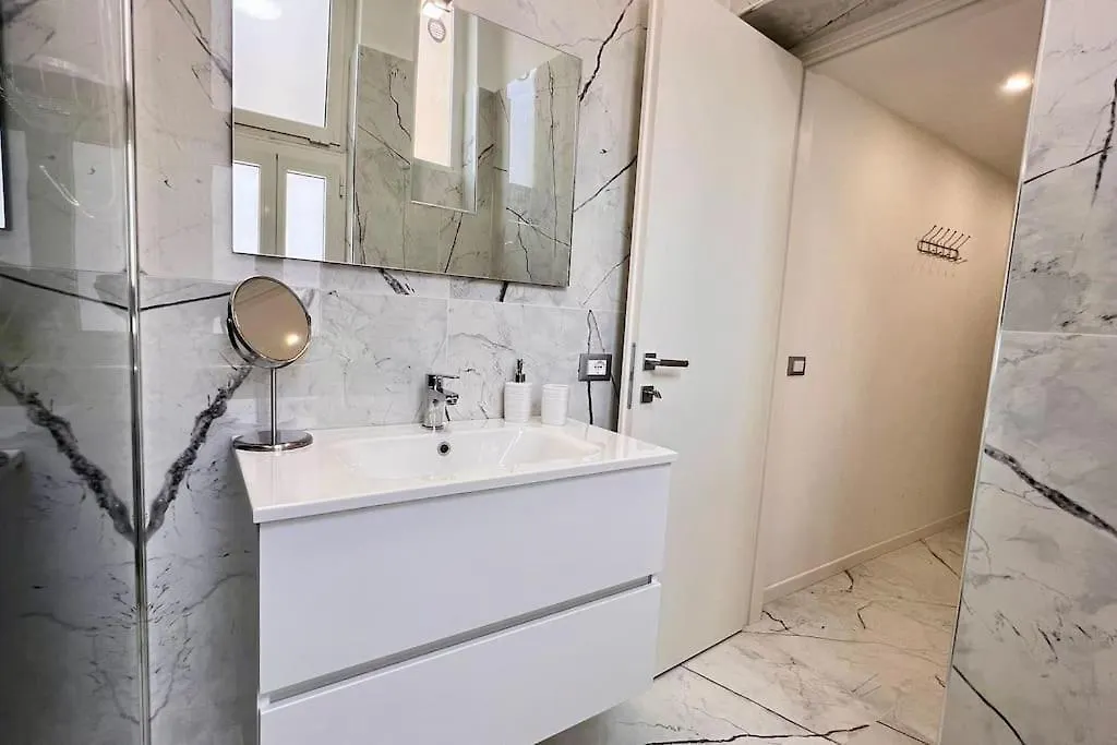 Urban House - Modern Flat Navigli Milan Center